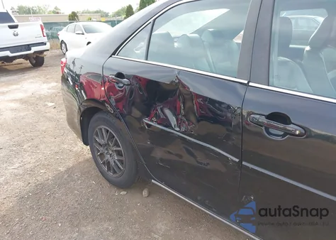 2013 Toyota Camry Le z USA, uszkodzony, nr VIN 4T1BF1FK4DU216451